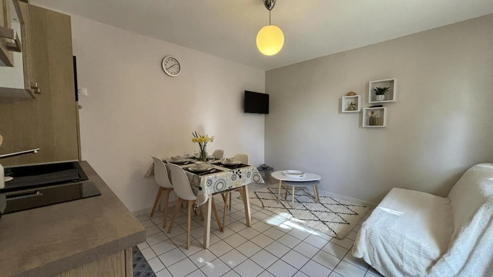 Gite Confort Au Coeur De L'Allier : Randonnees, Canoe, Peche, Vignoble, Terrasse, Tout Inclus - Fr-1-489-512 Contigny Holiday home