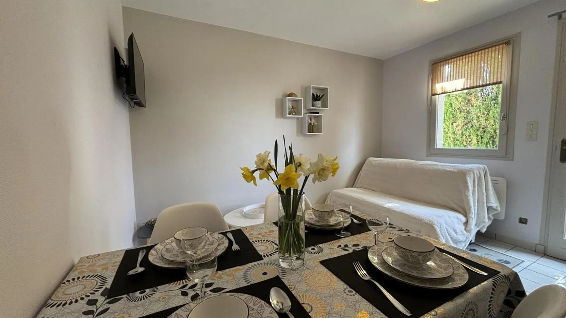 Gite Confort Au Coeur De L'Allier : Randonnees, Canoe, Peche, Vignoble, Terrasse, Tout Inclus - Fr-1-489-512 Contigny 0*,  France