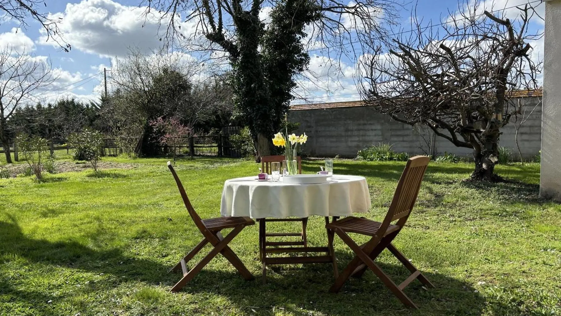 Holiday home Gite Confort Au Coeur De L'Allier : Randonnees, Canoe, Peche, Vignoble, Terrasse, Tout Inclus - Fr-1-489-512 Contigny